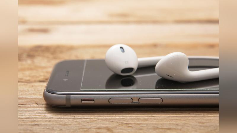 Как подключить беспроводные Bluetooth наушники к iOS и Android